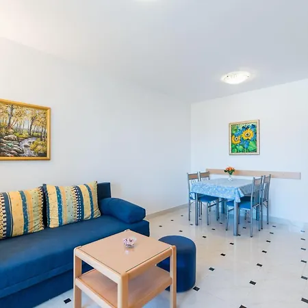 Partelj 2 By Interhome *