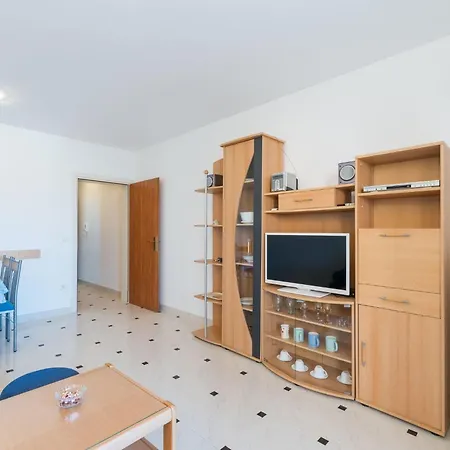 Partelj 2 By Interhome Vir