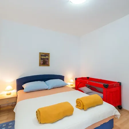Partelj 2 By Interhome ויר