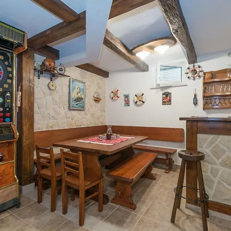Partelj 2 By Interhome *