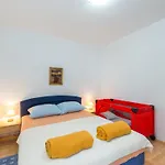 Partelj 2 By Interhome فير
