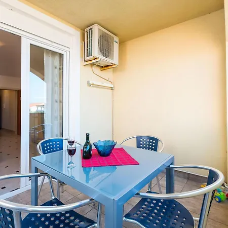 Partelj 2 By Interhome Vir